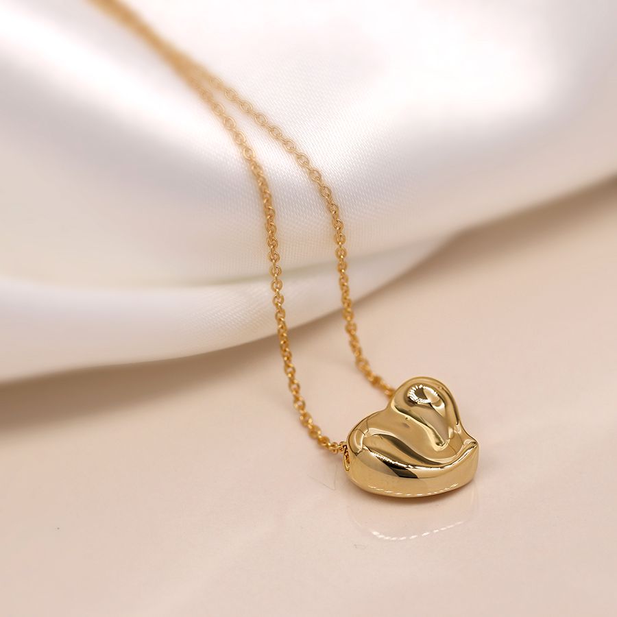 Gold Wavy Heart Necklace