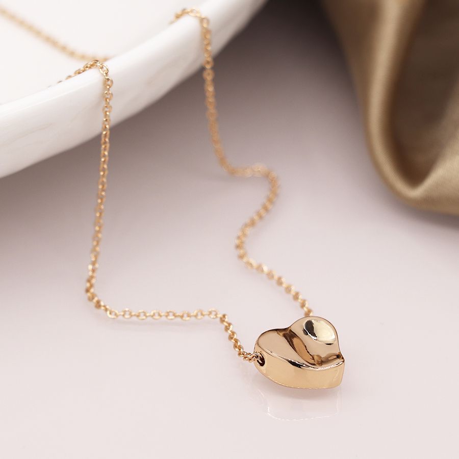 Gold Wavy Heart Necklace